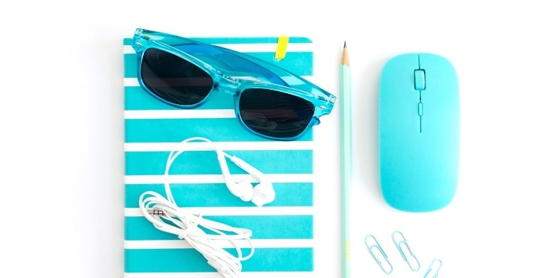 Use these blue notepad, pencils, mouse, and paper clips to start a wordpress blog