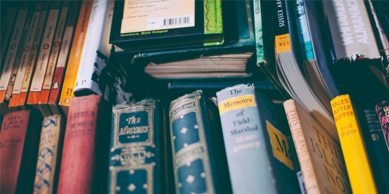 Practical Blogger Gift Ideas For Books And Courses