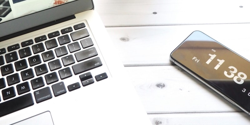 Blogging Laptop Smartphone To Optimize Speed